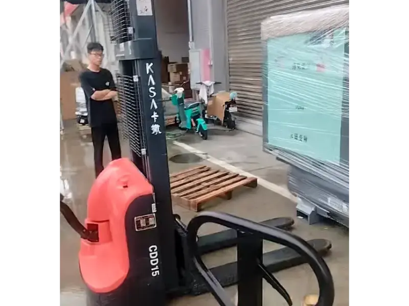 السمعة تدفع الثقة | ضاغط هواء مُجهز للشحن من مصنع Foshan إلى عميل Fujian